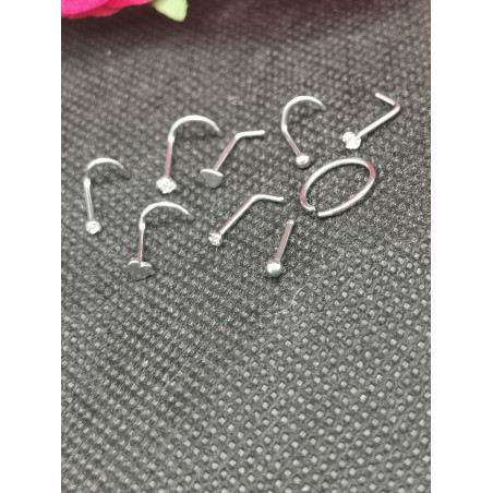 Piercing Nez  ensemble de petits strass coeur et boules