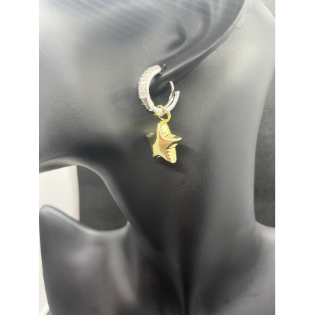 Boucles D'oreilles Espoir avec étoiles soit doré ou argenté.