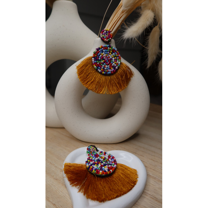 Boucles D'Oreilles Cruzy avec pompon de plusieurs couleurs