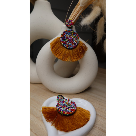 Boucles D'Oreilles Cruzy avec pompon de plusieurs couleurs