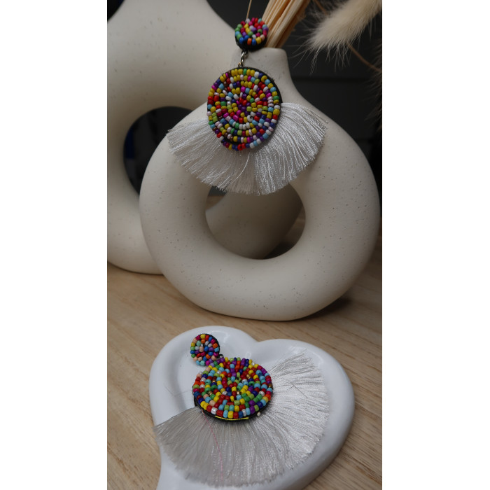 Boucles D'Oreilles Cruzy avec pompon de plusieurs couleurs