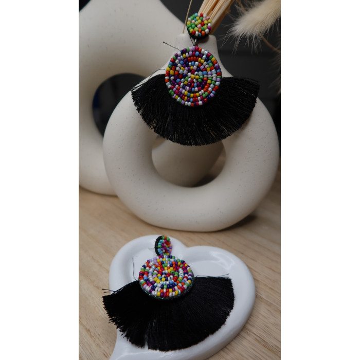 Boucles D'Oreilles Cruzy avec pompon de plusieurs couleurs