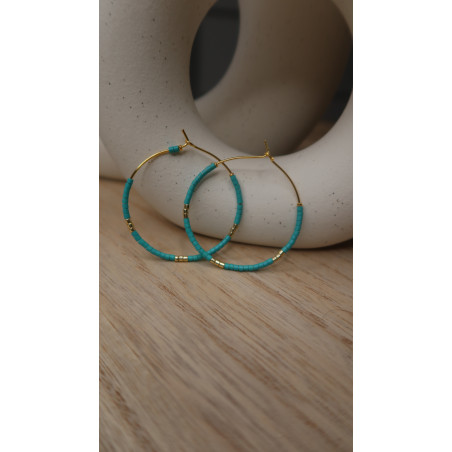 Boucles D'Oreilles Alya créoles avec perles de couleurs en acier inoxydable doré .