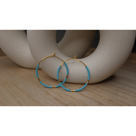 Boucles D'Oreilles Alya créoles avec perles de couleurs en acier inoxydable doré .