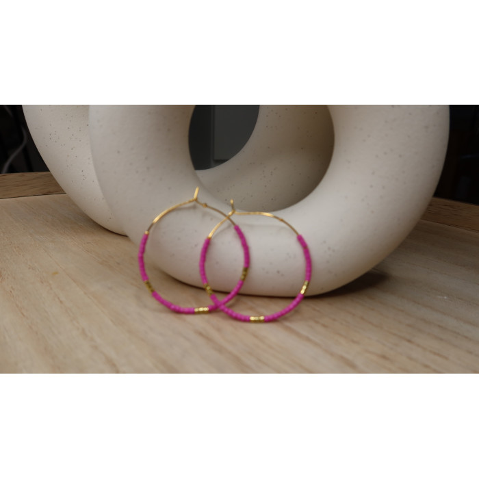 Boucles D'Oreilles Alya créoles avec perles de couleurs en acier inoxydable doré .