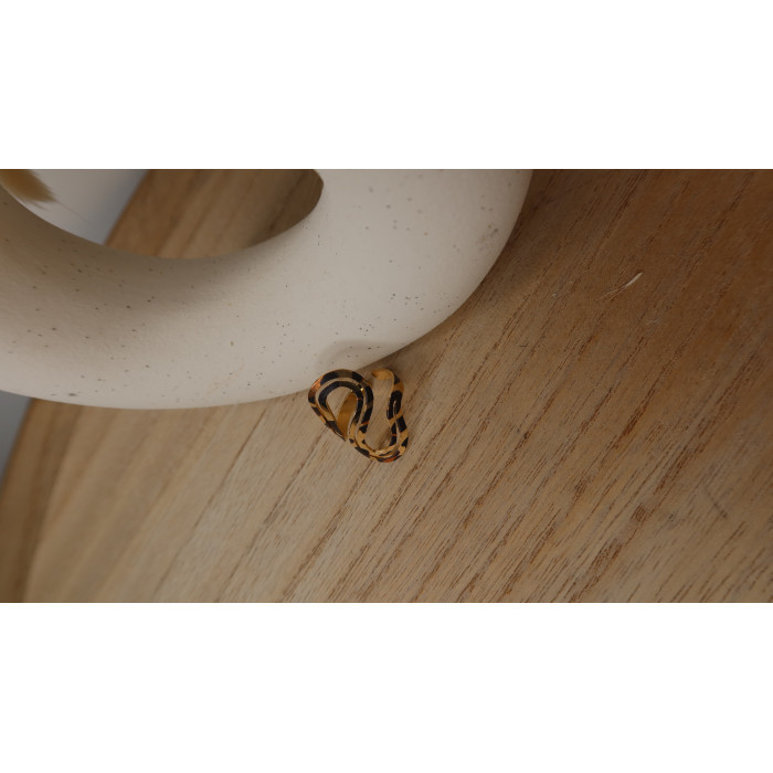 Bague Chayane de forme géométrique en métal doré