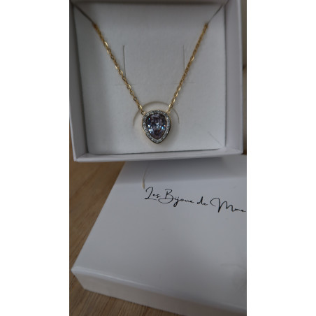 Collier Agata goutte serti clos d'un cristal entouré de zirconium idéal a offrir en période de noël en acier inoxydable.