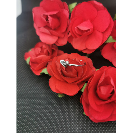 Bague Rene en métal avec un couper coupé en deux